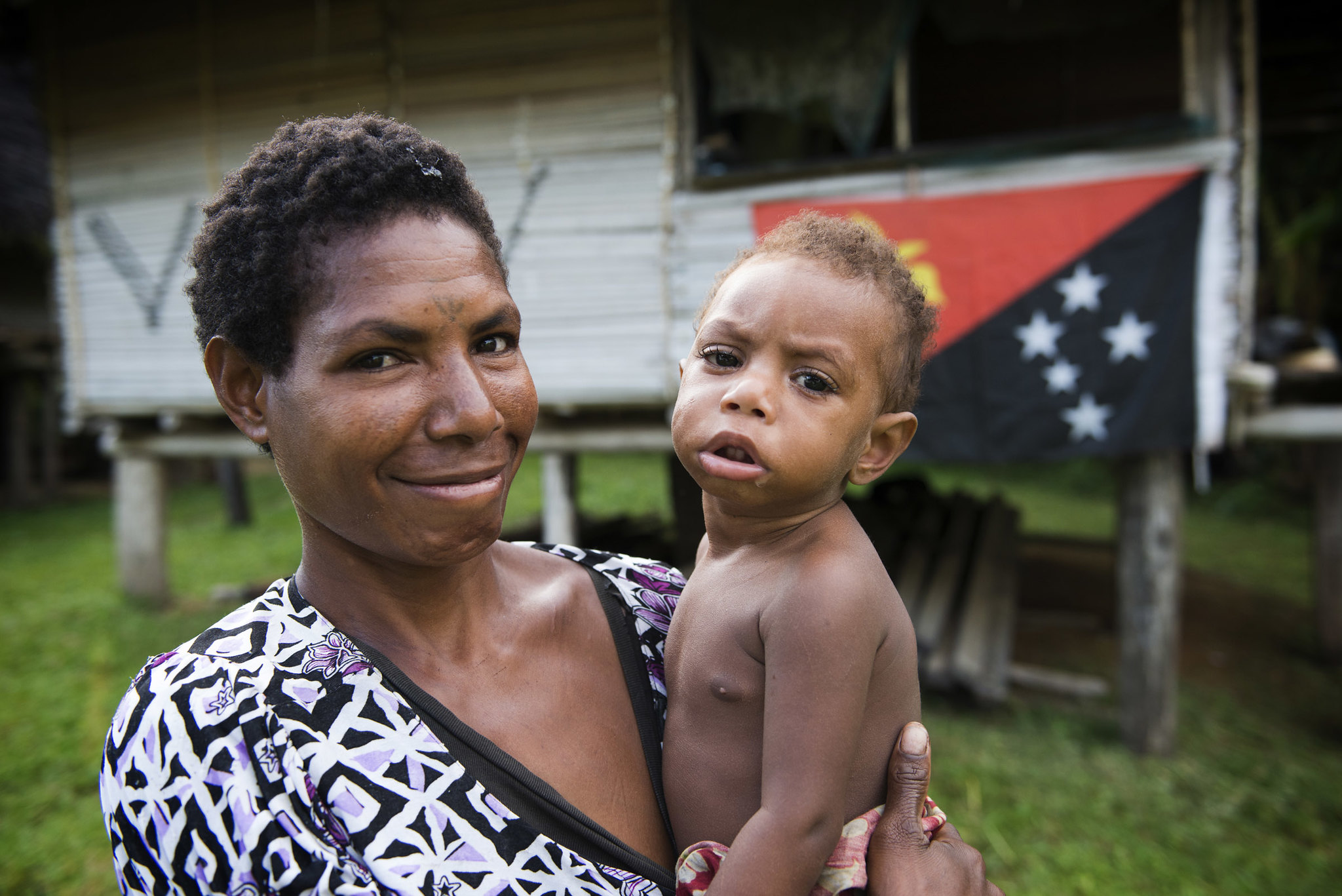 Mother and child in papua new guinea - pacific partnership   roderick eime flickr