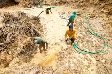 Gf john rae indonesia gold miners (3)