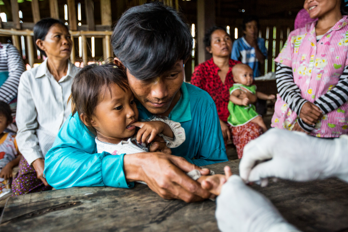 Gf john rae cambodia malaria awareness session for villagers (27)